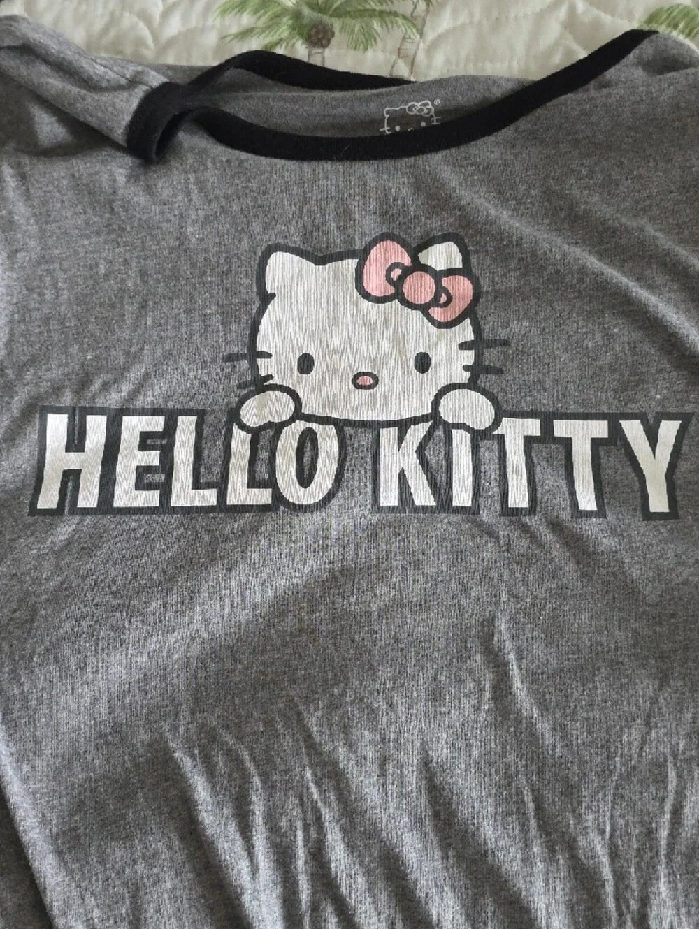 torrid Gray Hello Kitty Short Sleeve Tee with Pink Bow and Black Trim - Picture 4 of 4